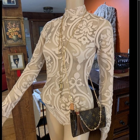 💙LV POUCH SUPER ATTRACTIVE 7.8”x4.25 FAB 4 SUMMER - Picture 7 of 16